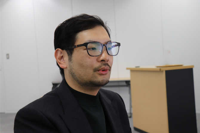  《红色沙漠》美丽壮观的中世纪奇幻世界中令人在意的细节，向历史学家发起追问！探讨世界构建的真实感与游戏独有的设计——【专题】与历史学家仲田公辅先生一同，深入解读《红色沙漠》所描绘的中世纪奇幻世界。