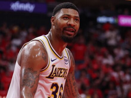 NBA／史馬特、肯納德辱罵裁判遭罰款 兩人損失6萬美元16小時 以前湖人隊後衛史馬特（Marcus Smart）與射手肯納德（Luke Kennard）在對火箭隊第四…