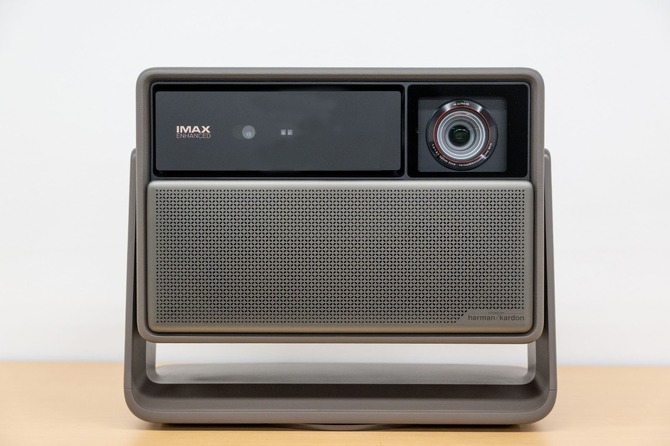 功能：在高端家用投影仪“HORIZON 20 Max”上播放“Lumines Arise”和“Cyber​​punk 2077”。享受一旦体验就再也回不去的终极游戏体验