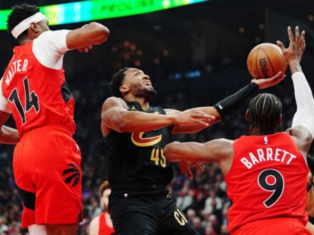 NBA／米契爾被動表現大幅下滑 莫布里母親轉發影片疑暗酸領導力 克里夫蘭騎士原本被外界看好能在季後賽首輪輕鬆擊敗多倫多暴龍，特別是在系列賽前兩戰順利取得2連勝後更…