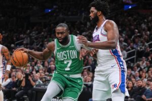 NBA／搶七遺憾落敗 布朗稱讚對手之餘仍偷臭安比德「常假摔」原先握有3：1絕對領先優勢的「綠衫軍」塞爾蒂克隊，卻被76人連拿3場，最終系列賽比分3：4在首輪慘…