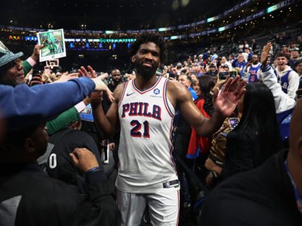 NBA／等44年再勝綠衫軍 安比德：目標不僅如此但感覺棒透了 等了44年，76人隊終於在季後賽擊敗塞爾蒂克隊，且一併終結隊史季後賽系列1：3落後下連18度被淘汰…