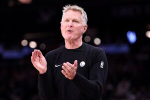 NBA／執教勇士有變數！美媒透露ESPN積極挖角柯爾重返球評 在執教勇士隊長達12個賽季後，柯爾（Steve Kerr）的執教生涯似乎即將迎來終結。儘管他與管理…