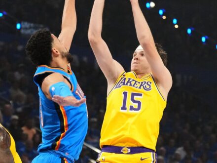 NBA／創勇士格林後首見不名譽紀錄 湖人里夫斯：沒人在乎剛傷癒 湖人隊季後賽第二輪遭遇雷霆隊，首戰以90：108慘敗，「鄉村曼巴」里夫斯（Austin Reave…