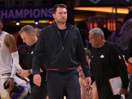 NBA／唐西奇到底何時回歸？射手隊友透露好消息：他正在訓練 湖人目前在次輪系列賽交手雷霆，已面臨0：3的嚴峻處境。更糟的是，根據此前多家外媒報導指出，隊中核心…