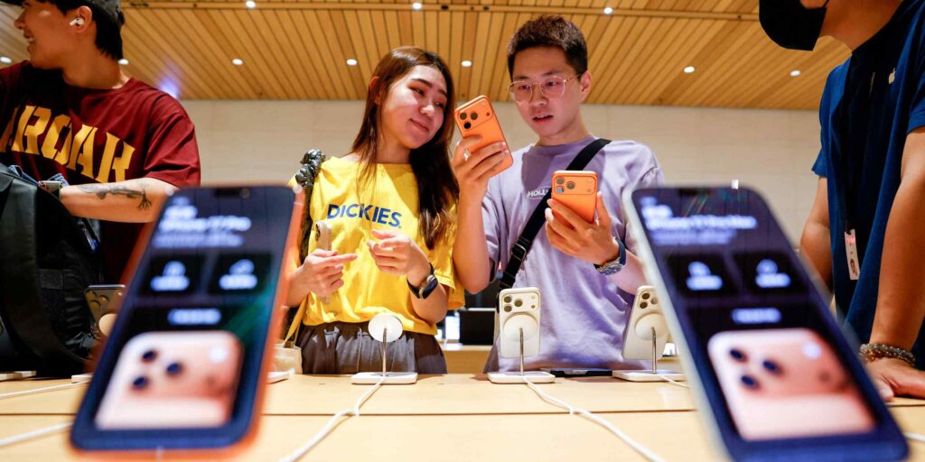 苹果iPhone 5款新机登场:内存紧缺下如何抢市?深度解读与购买建议