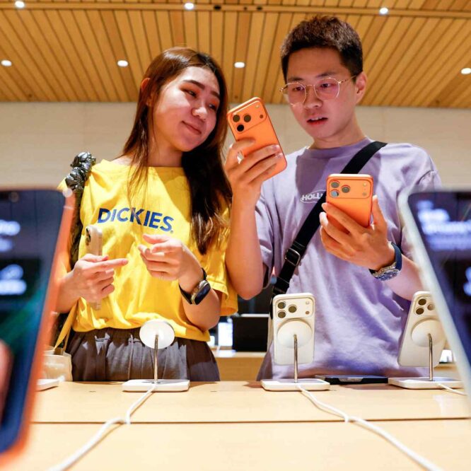 苹果iPhone 5款新机登场：内存紧缺下如何抢市？深度解读与购买建议