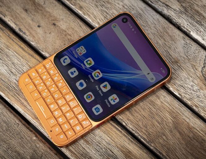 Unihertz Titan 2 Elite 5G评测：黑莓式物理键盘如何让你的移动办公效率翻倍？