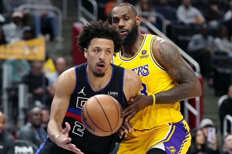 NBA/坦言未打電話召募詹皇 康寧漢:他應該不想聽我說什麼 2026-08-17 NBA巨星詹姆斯(LeBronJames)今夏自由市場動向掀起全聯盟熱潮,不少球隊與球員都親自出面...