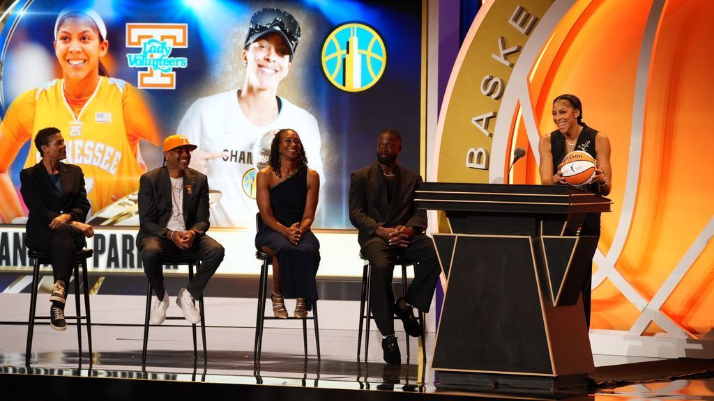 2026名人堂星光熠熠,女篮传奇与NBA偶像共襄盛举