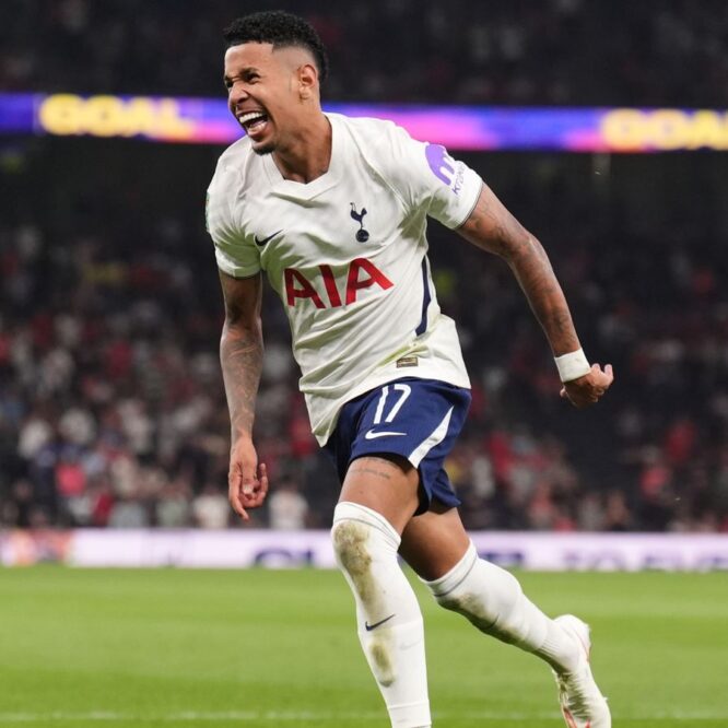 Tottenham热刺5-1大胜查尔顿：萨维奥首秀传射建功，助球队轻松闯入卡拉宝杯第三轮
