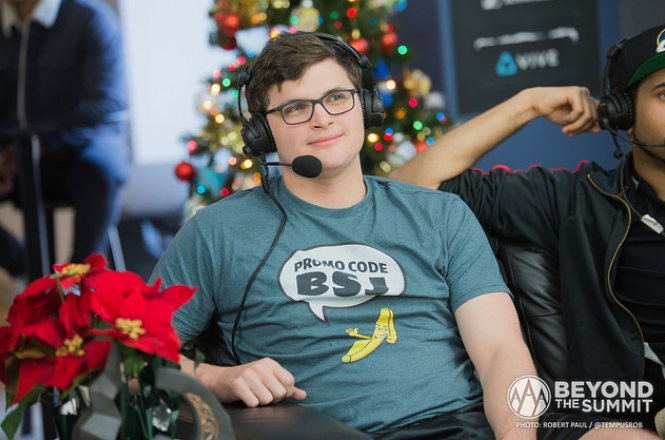 BSJ:一号位玩家总要不断寻找参团打架和刷钱打钱之间的平衡点